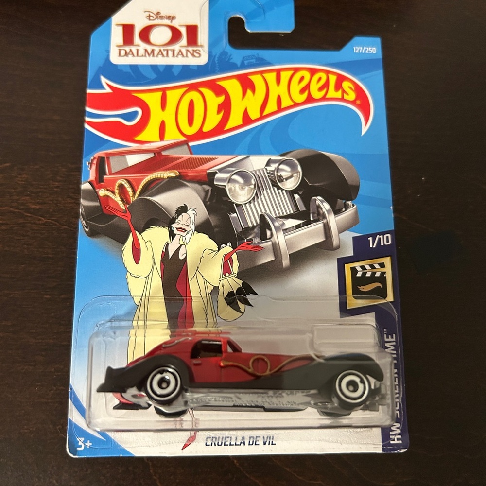 Hot wheels Disney 101 Dalmatians Cruella De Vil Car
